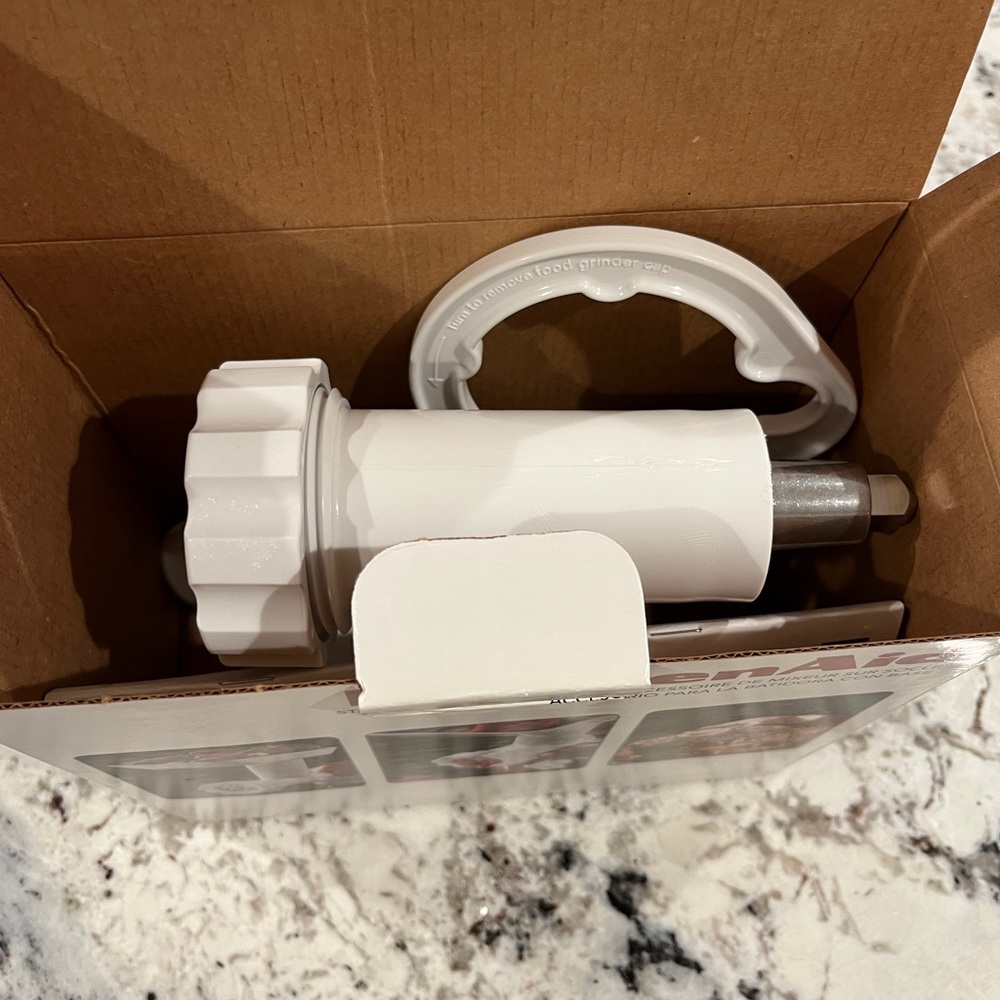 NWOT KitchenAid Stand Mixer Grinder Attachment - Picture 4 of 4